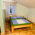 Bros Деревянный коттедж